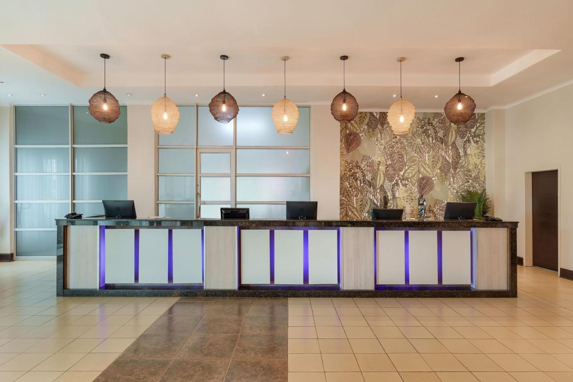 Protea Hotel By Marriott לוסקה מראה חיצוני תמונה