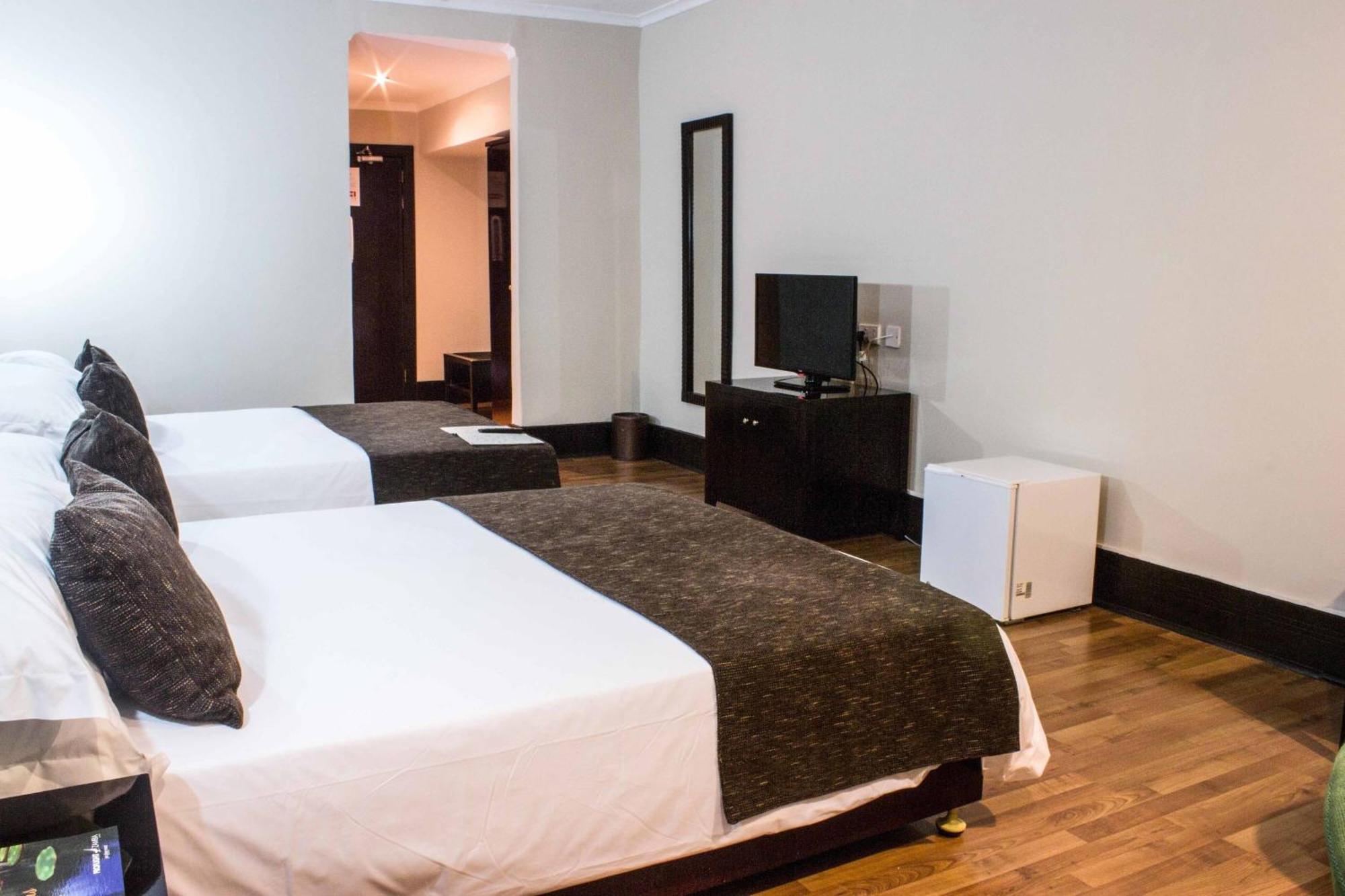 Protea Hotel By Marriott לוסקה מראה חיצוני תמונה