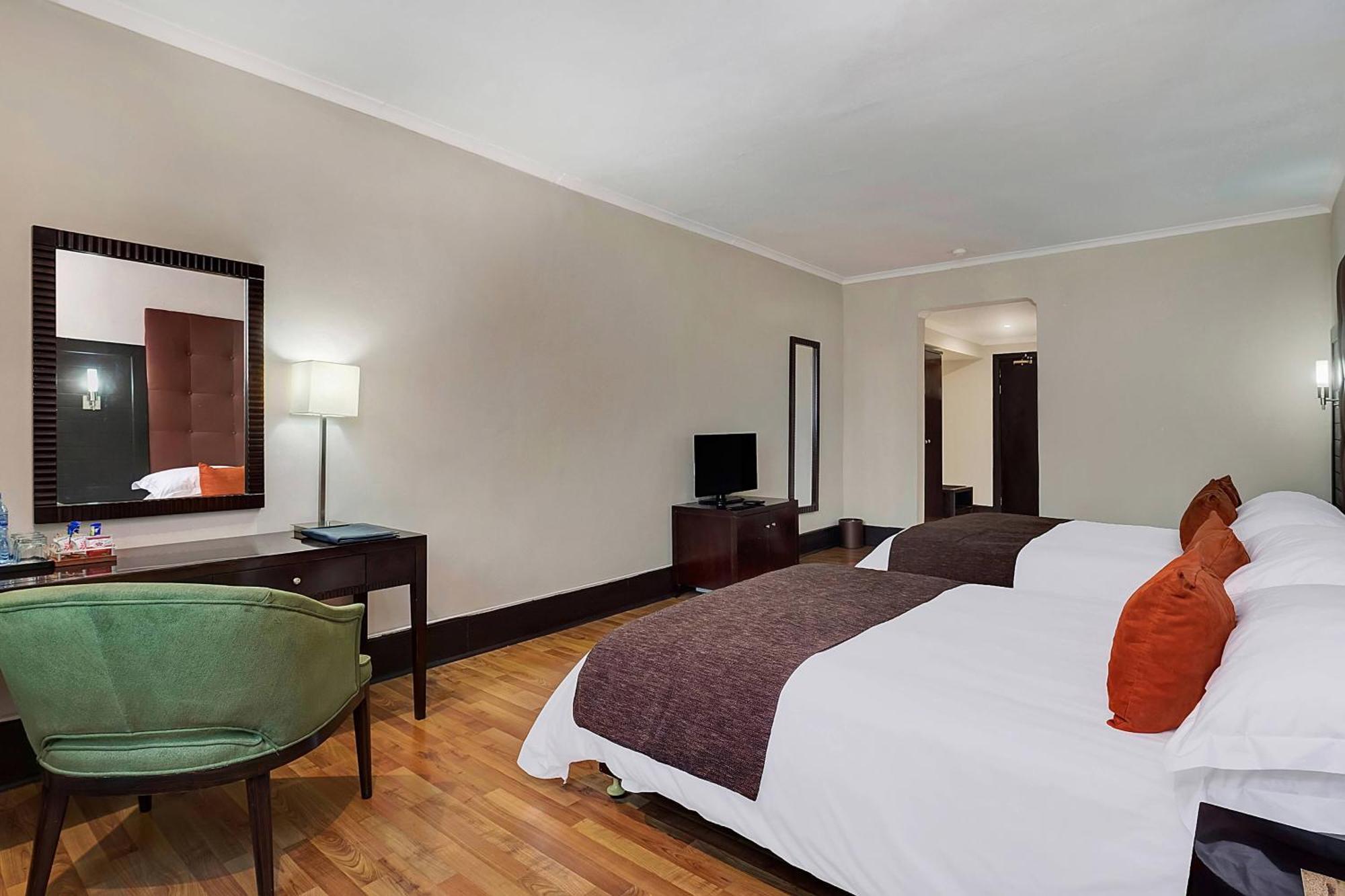 Protea Hotel By Marriott לוסקה מראה חיצוני תמונה