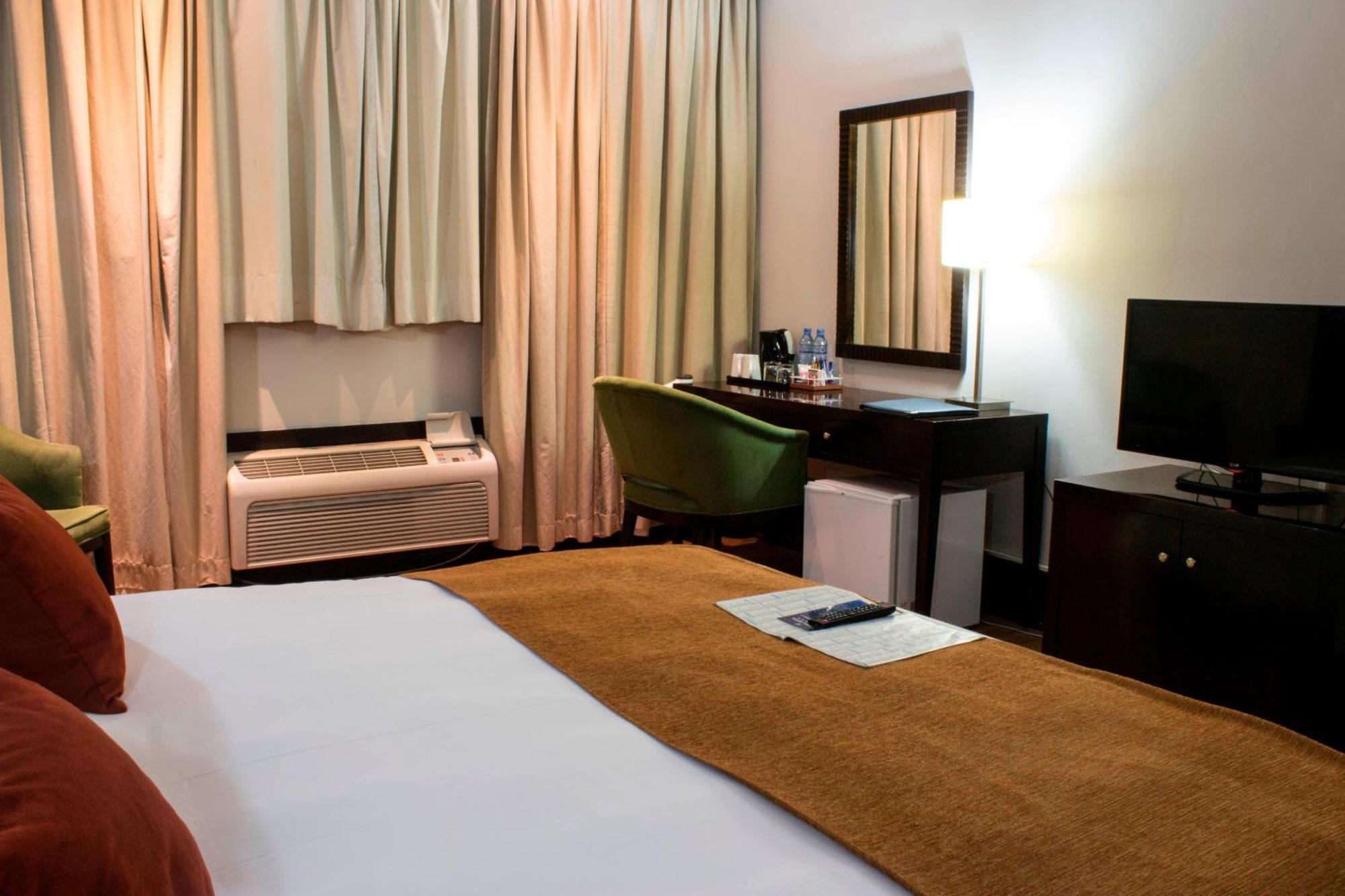 Protea Hotel By Marriott לוסקה מראה חיצוני תמונה