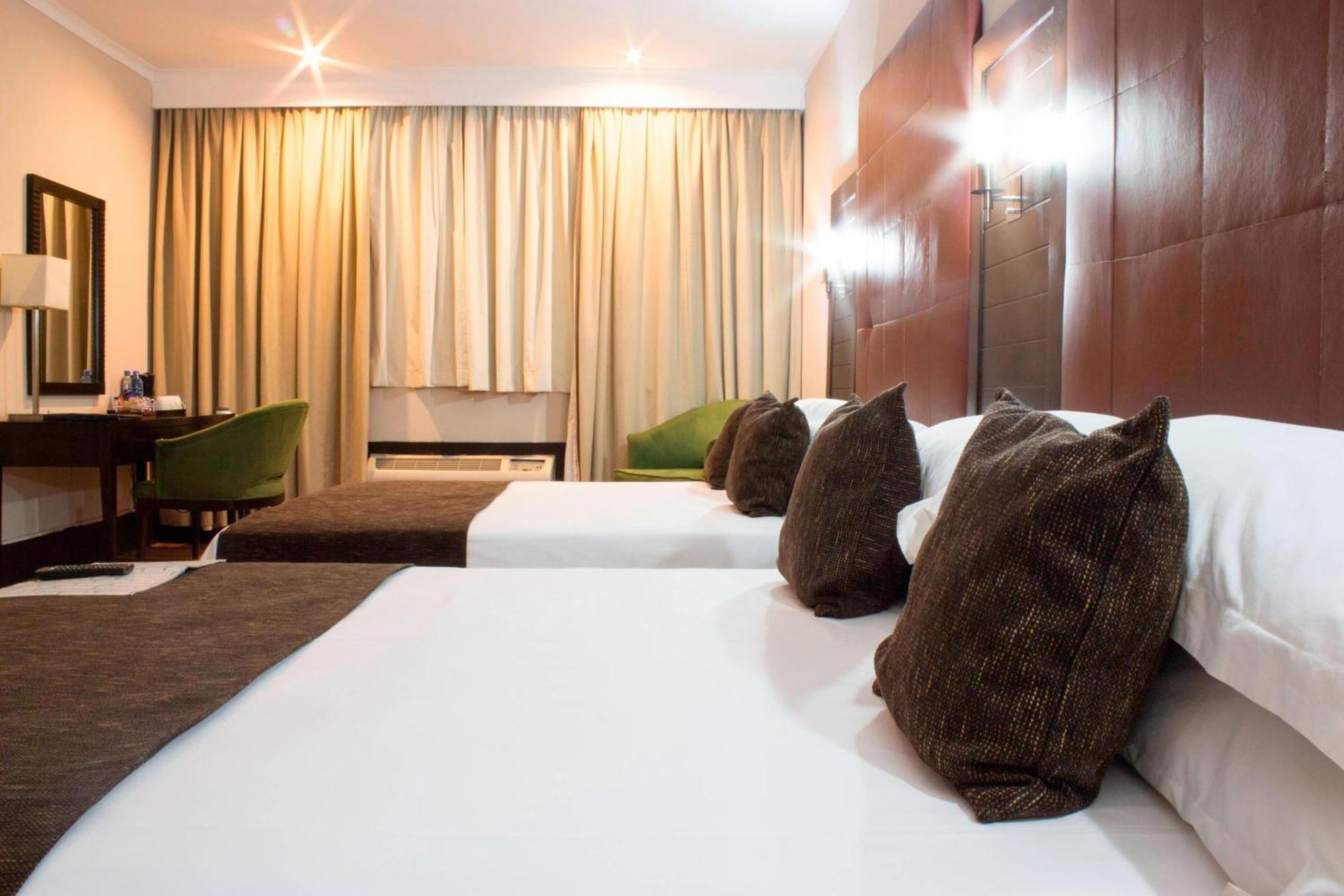 Protea Hotel By Marriott לוסקה מראה חיצוני תמונה