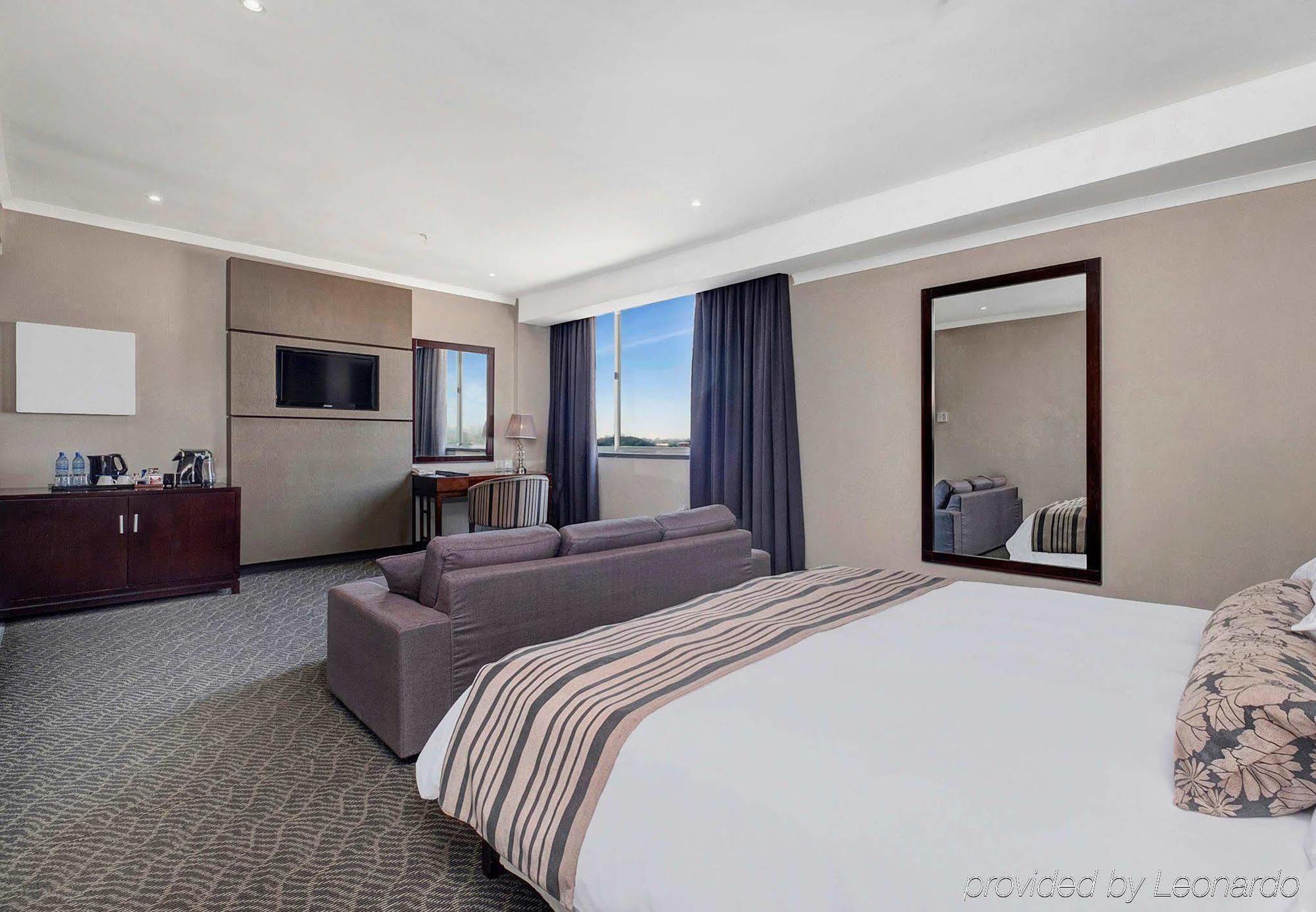 Protea Hotel By Marriott לוסקה מראה חיצוני תמונה